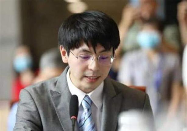 回顾 "酒厂技术员"麻一铭:岳父母反对仍坚持,如今妻子成英雄