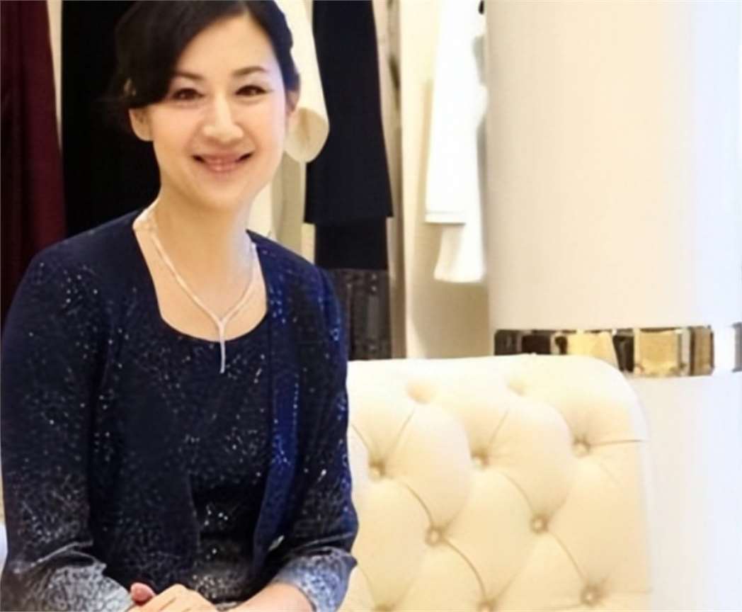 王津元:嫁给比她大4岁的富豪郭广昌,生下3个孩子,如今怎样了?