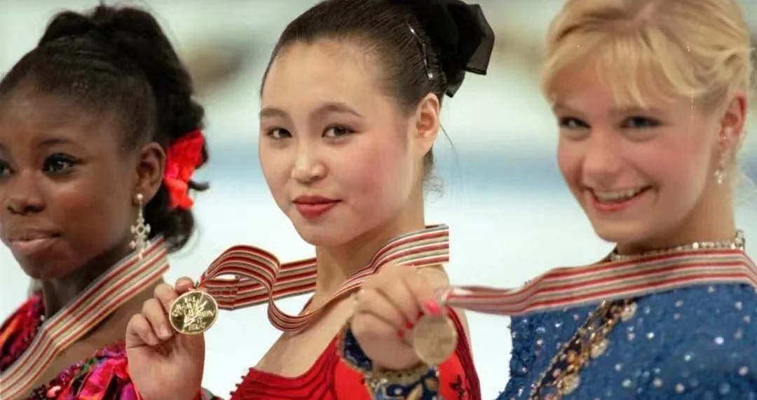 花滑女王陈露嫁俄大叔,混血千金入中华籍,勇夺亚洲冠军宝座