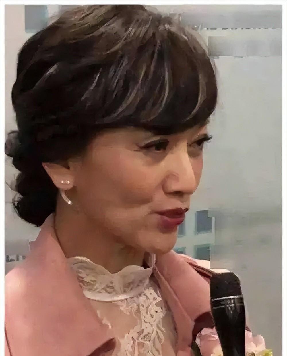 卸妆像"鬼"的明星,刘嘉玲三角眼,曾黎腰太粗,宁静像村口大妈