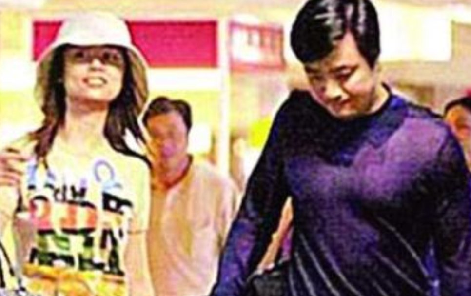 唐季礼被成龙发掘,曾和林心如同居8年,如今娶35岁娇妻胖了很多