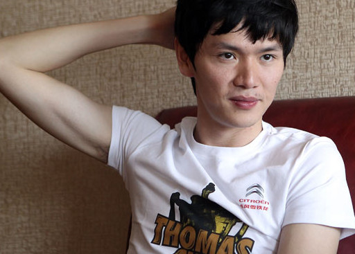 回顾鲍春来挚爱罗雪娟,她嫁富豪生一对儿女,他40岁仍孤身