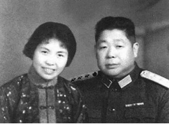 1946年陈知非与陈赓团聚后,陈赓向他介绍傅涯:你要喊她"妈妈"
