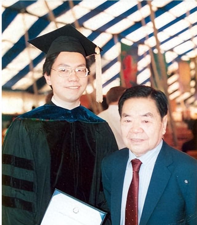 李开复:弃美带千亿资产回国,让老美损失1300亿,用行动支持中国