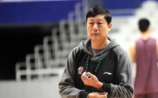 李秋平:42岁妻子患癌去世,50岁被徒弟姚明辞退,现状如何