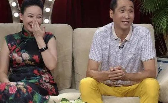 条子哥韩兆母亲安详辞世,葬礼现场照流出,兄弟情深杨议却未露面