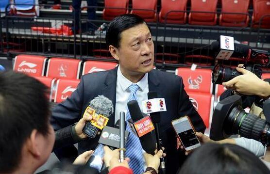李秋平:42岁妻子患癌去世,50岁被徒弟姚明辞退,现状如何