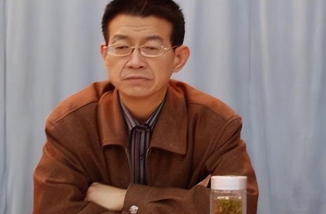 中办主任看望原副总理姬鹏飞,沟通其子犯罪问题,姬大发雷霆