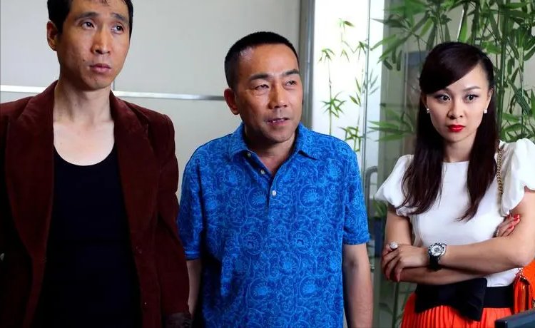 条子哥韩兆母亲安详辞世,葬礼现场照流出,兄弟情深杨议却未露面