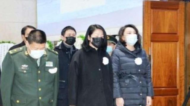 2022年刘思齐葬礼现场:李敏李讷未能到场,四个孩子同框场面感人