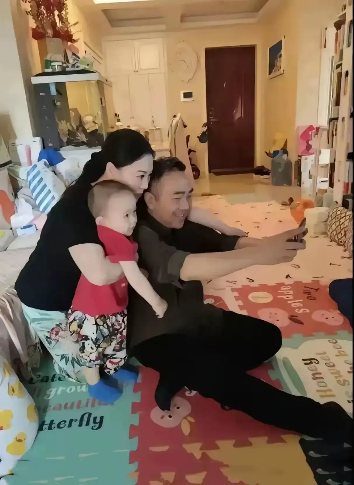 杨议妻子图片