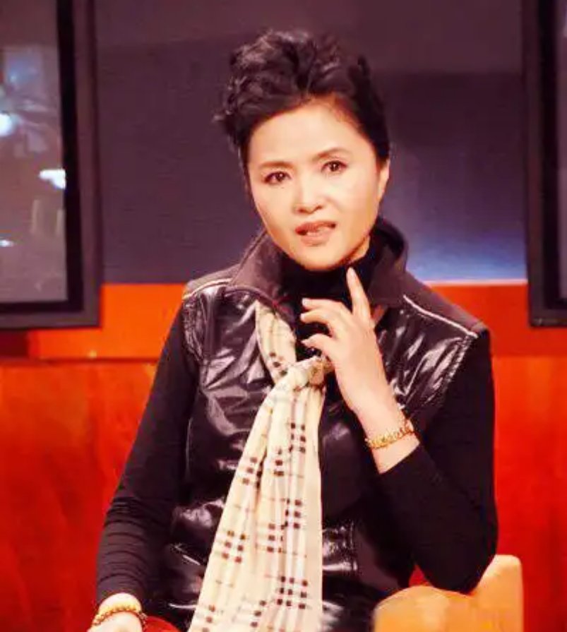 演员马军勤:顶替妹妹演电影,中年离婚独自带娃,晚年让父母分居