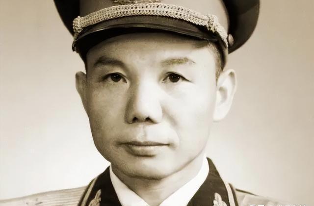 1986年刘帅逝世,邓公看到治丧委员会名单怒问:怎么没有肖永银!