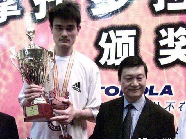 小诸葛李秋平42岁妻子患癌去世50岁被徒弟姚明辞退现状如何