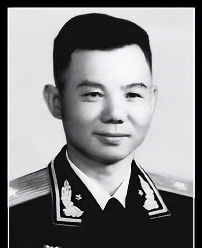 1986年刘帅逝世,邓公看到治丧委员会名单怒问:怎么没有肖永银!