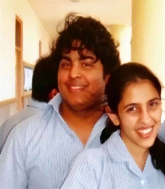 印度首富大儿媳脸黑貌丑,小儿媳肤白貌美是婆罗门,婆婆区别对待