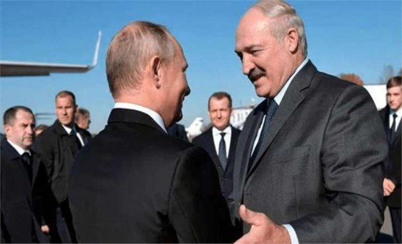 白俄总统卢卡申科,铁腕执政30年,当场怒骂英国