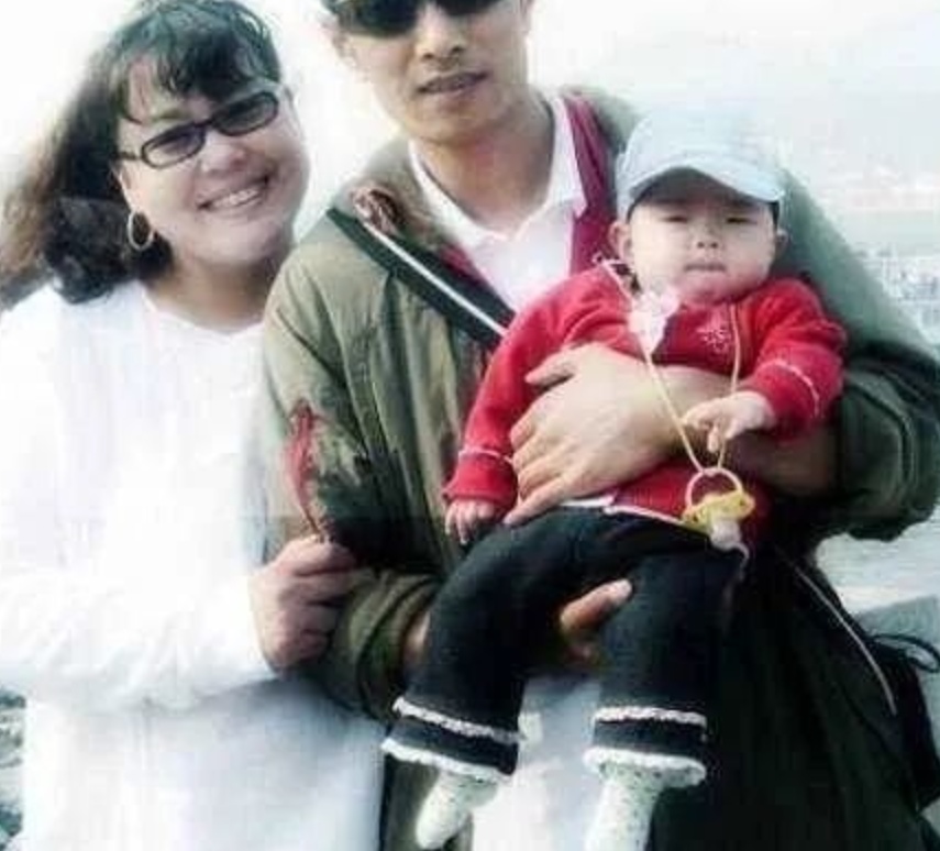 李菁菁情感路坎坷,三婚三离后,50岁与小22岁男友现状如何