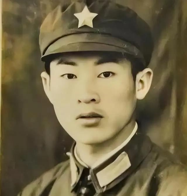 【以下为第四十八名退役军人讲述的故事】【猪猪说历史】编辑:彭信朗.