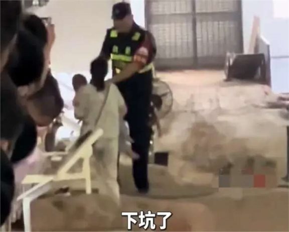 兵马俑跳坑事件照片图片