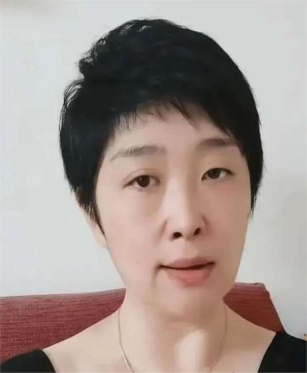 石富宽老婆照片图片