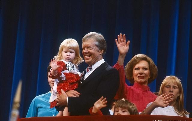 99岁美国前总统卡特:已临终关怀9个月,相伴77年的妻子却先走了