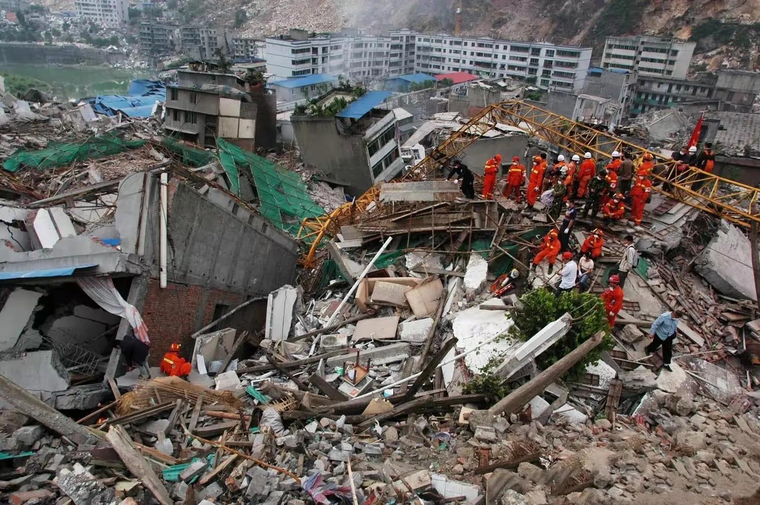 汶川大地震时的图片图片