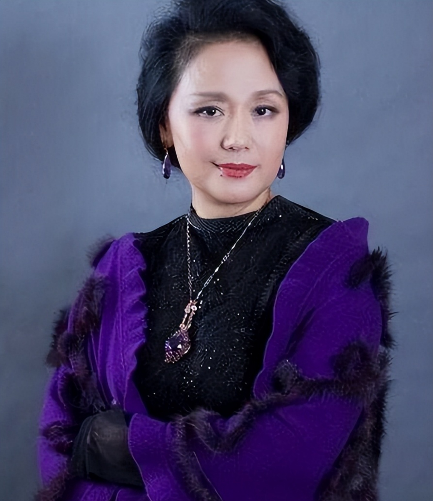 一代艺术家患癌症去世巴金赞她留下艺术女儿长大成大明星