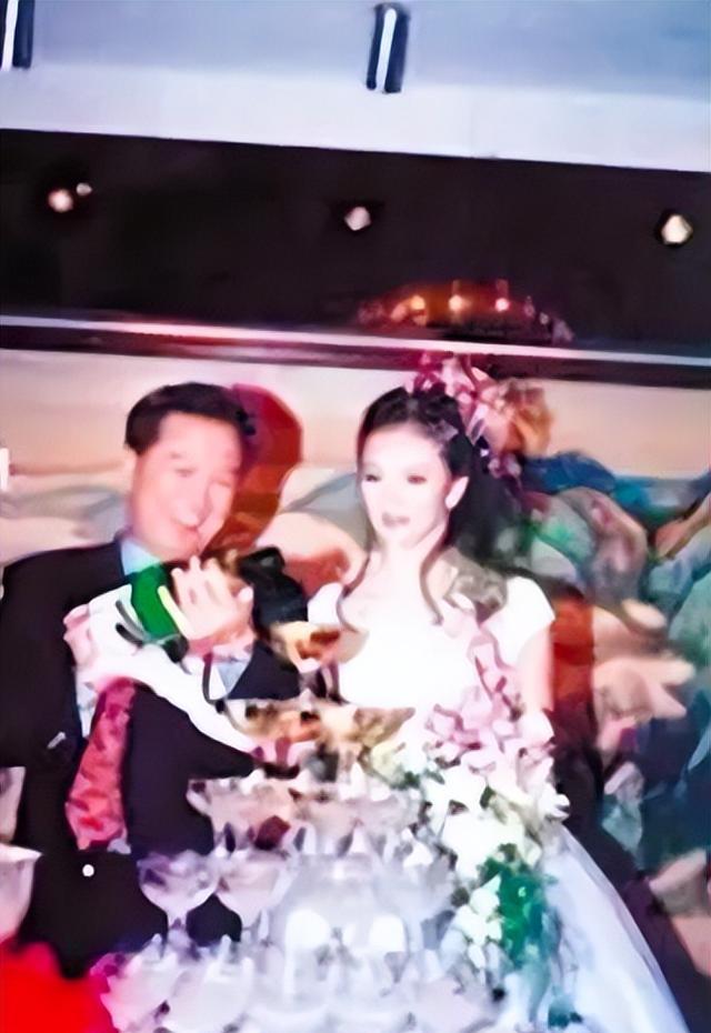 "晴格格"王艳现状:丈夫欠6900万玩消失,价值1亿的豪宅被法拍