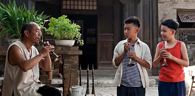 电影《百鸟朝凤》是如何通过镜头,展现人物情感变化和情节发展的