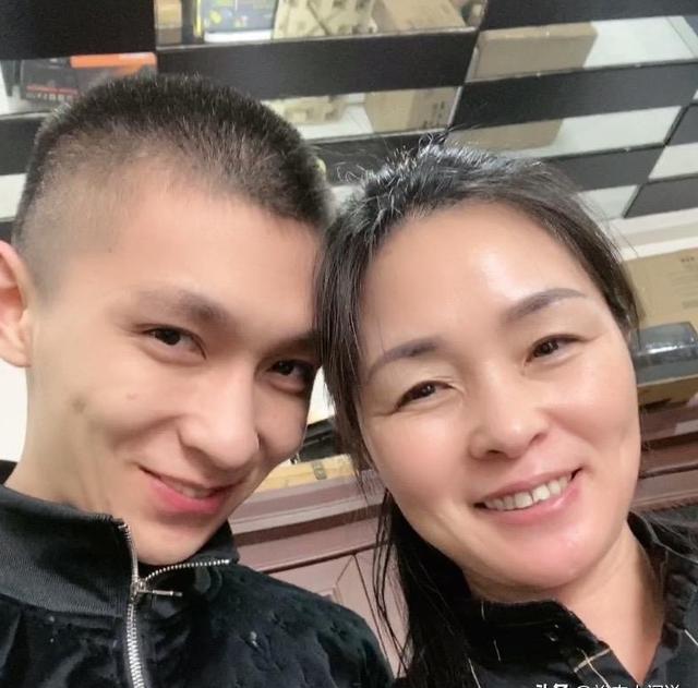 22岁网红"五道口宏楠"触电身亡!母亲起诉供电公司,索赔121万