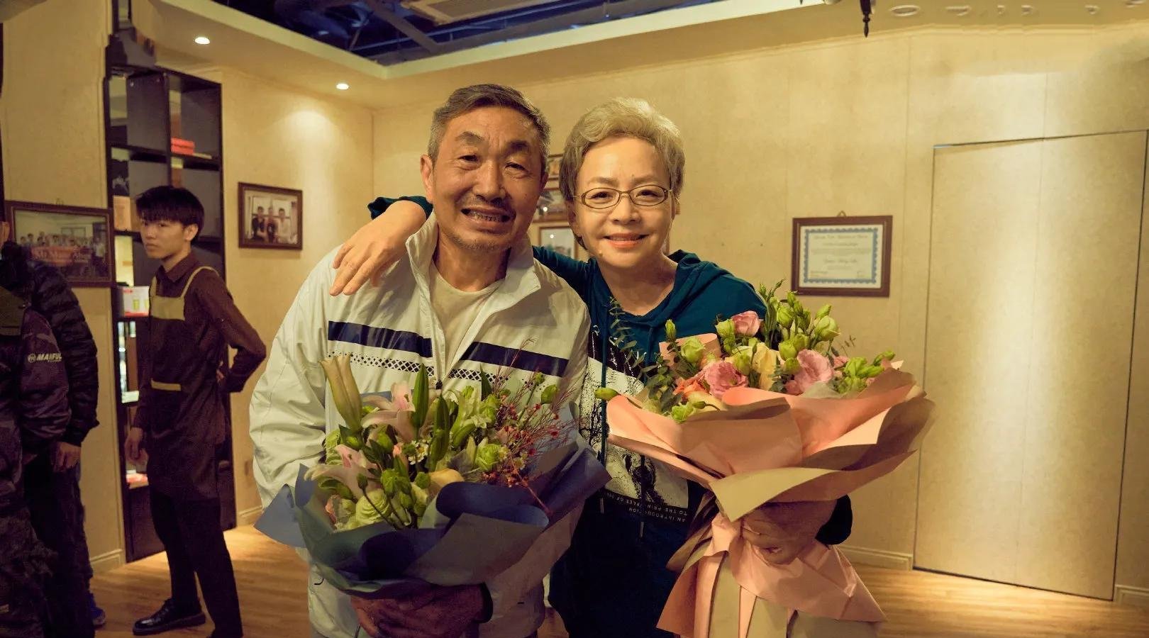 演员杜源:为何出道40年0绯闻?看看他的妻子是谁就知道了