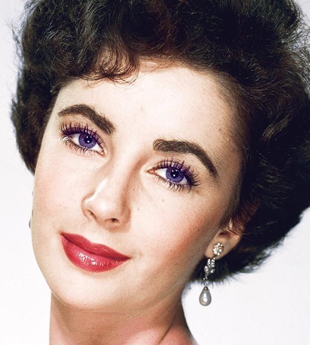 费雯丽与泰勒:容貌相似的旷世美人,猫眼绿和紫罗兰双眸摄人心魄