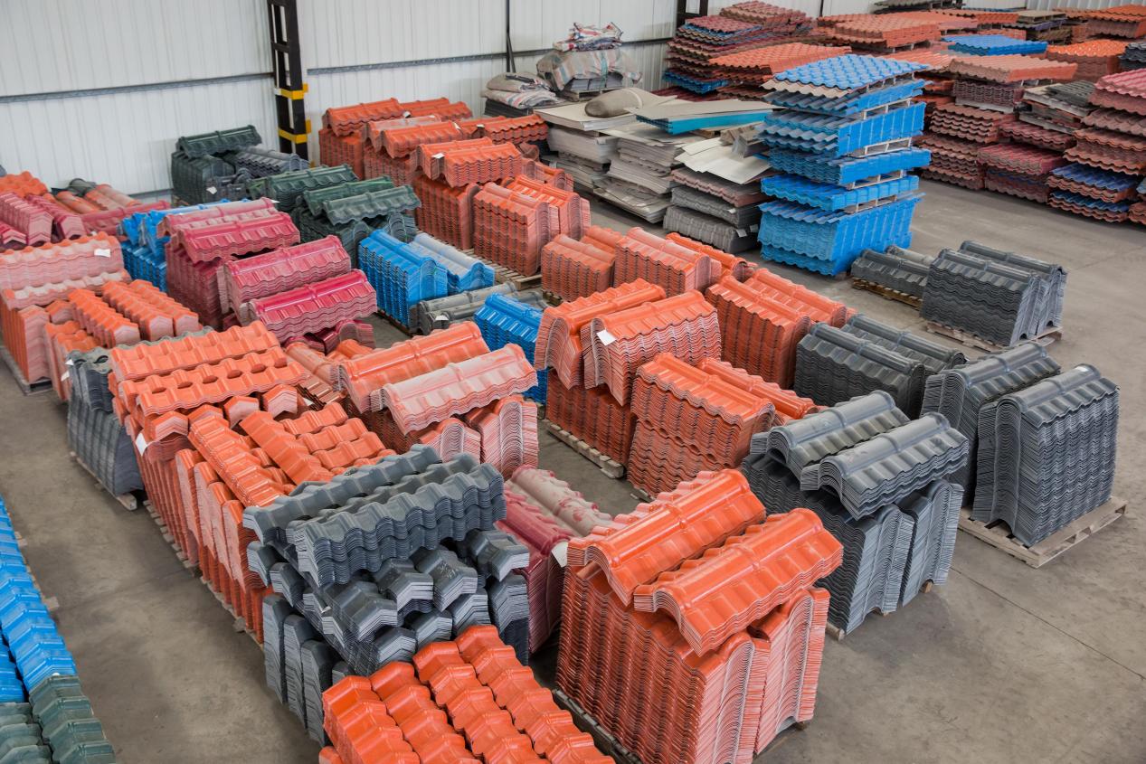 合成树脂瓦正脊瓦:屋顶美观与保护的完美结合