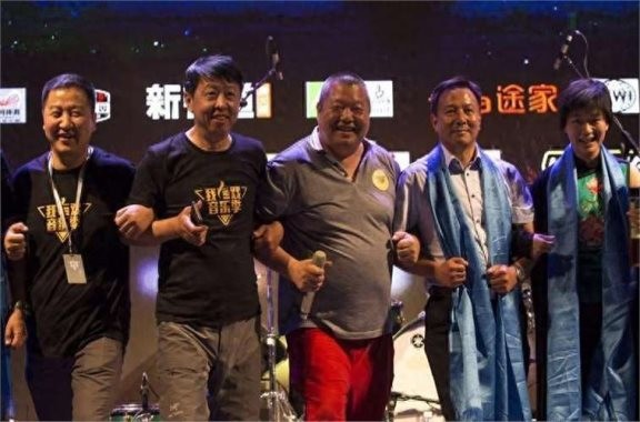 歌手臧天朔:去世前不让朋友看望,去世后妻子和母亲对峙公堂