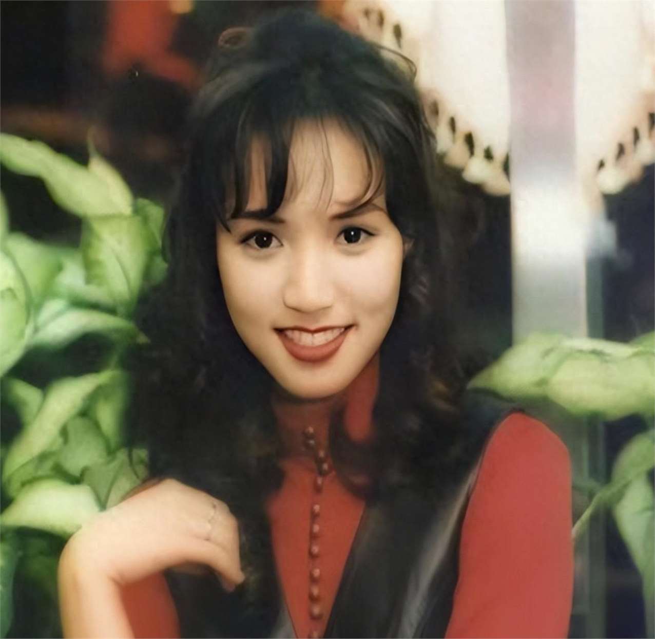 香港歌手黎瑞恩:人到中年离异患癌49岁独自抚养子女,没再婚