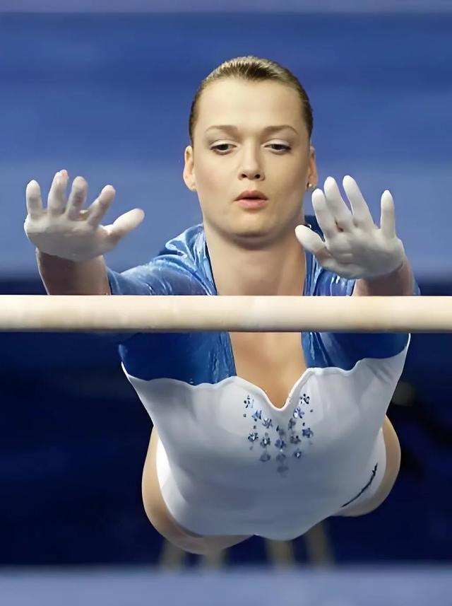 运动员时期的霍尔金娜有多美?"冰美人"的头衔当之无愧