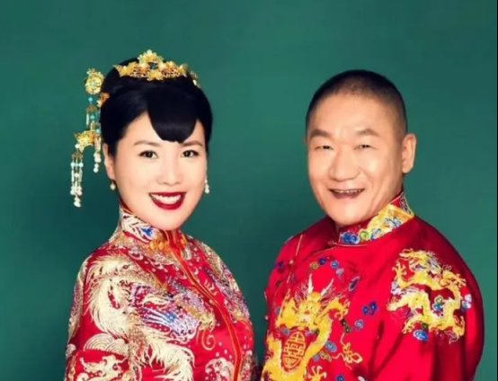 被王朔质疑是侯宝林私生子,61岁笑迎二胎,谢东现在如何了呢?