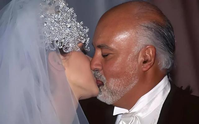 席琳迪翁的爱情曾不被看好,但她用自己的故事书写了爱的颂歌