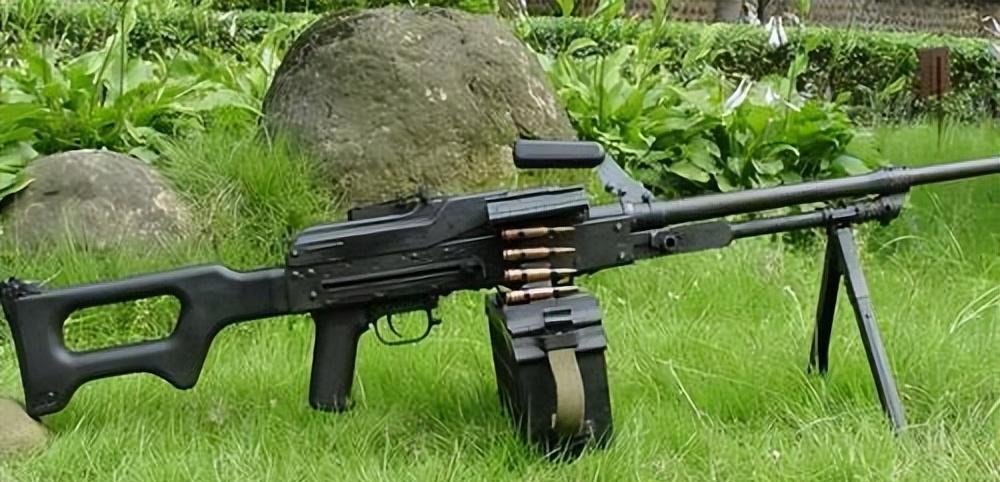 错情报变宝!中国轻机枪惊艳问世,轻量化技术再创新高!