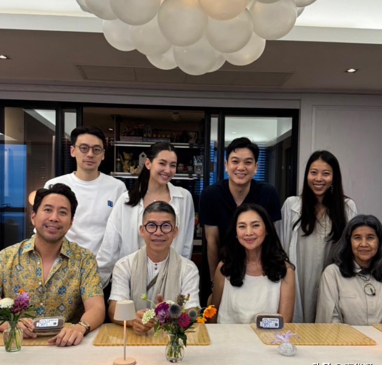 泰星贝拉与富商男友甜蜜同框网友纷纷点赞