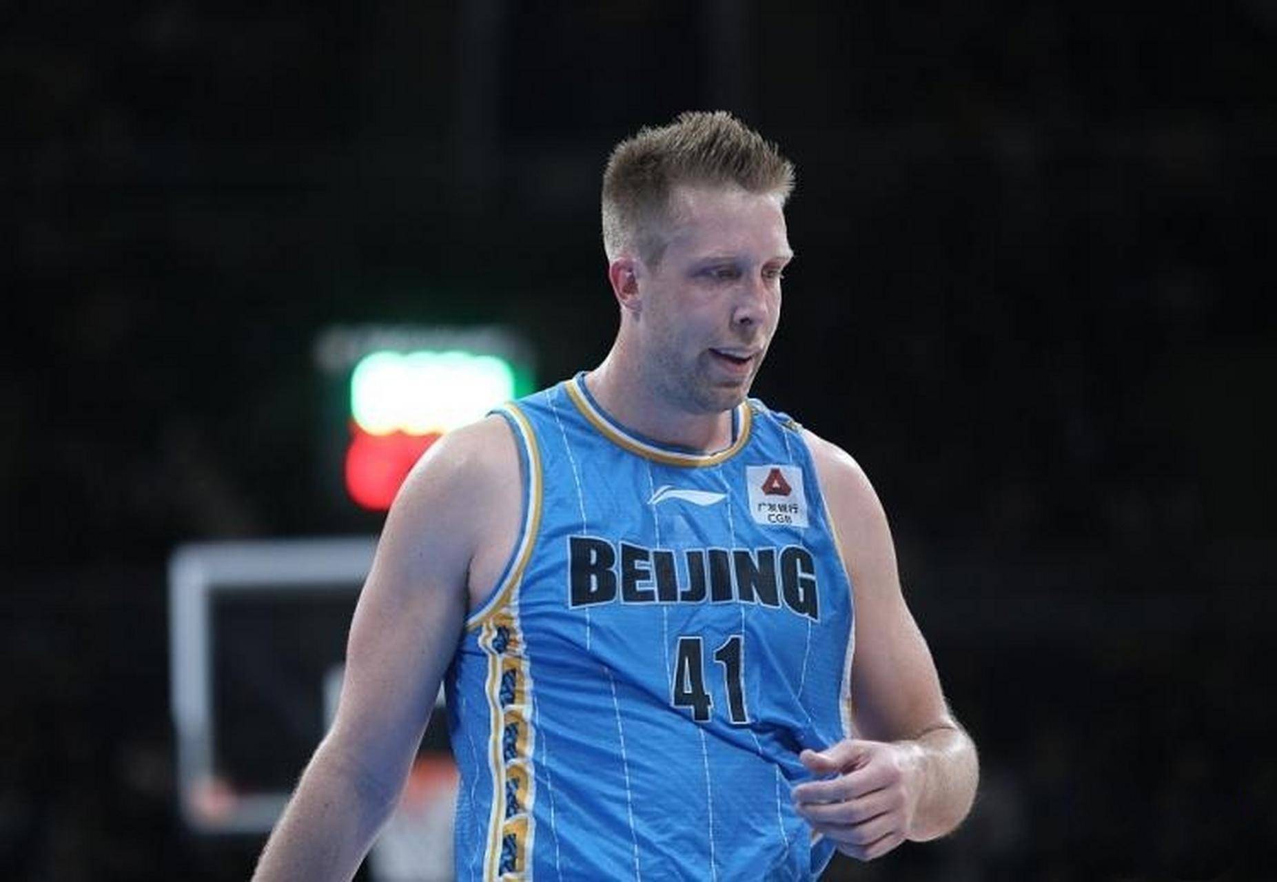 汉密尔顿加盟勇士,共铸辉煌未来!