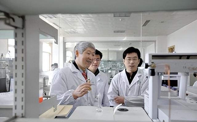 赵志全:将濒临破产药厂管理成营收百亿企业,鲁南制药传奇领头羊