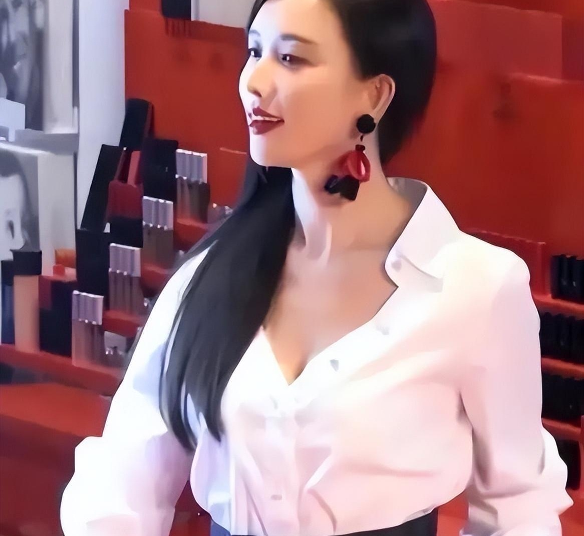 50岁黑泽志玲婚姻坎坷,善恶终有报,今成笑谈人生