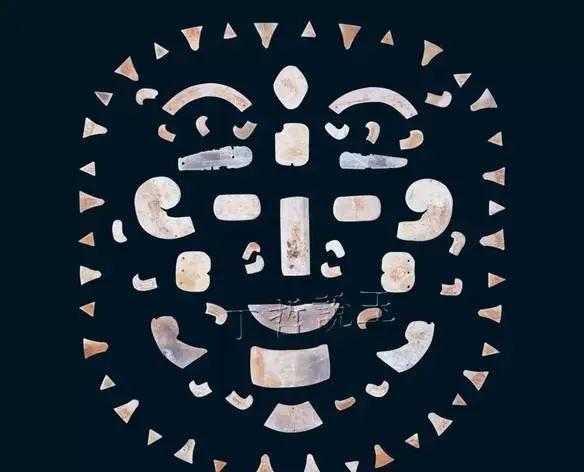 晋侯墓地中的玉覆面,是西周一种贵族墓葬形式,是一种等级象征