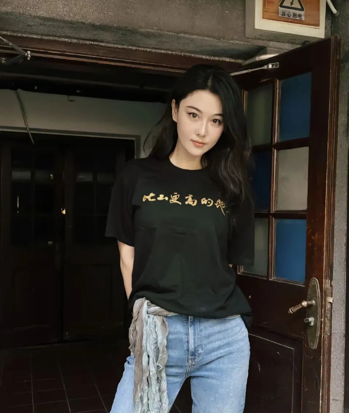 张馨予西藏拍新戏挑战女主角援藏医生,造型和本人差别好大