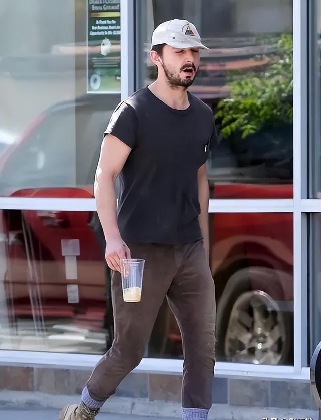 希亚·拉博夫:从演员到制片人的丝滑转变,全得益于他的童年经历