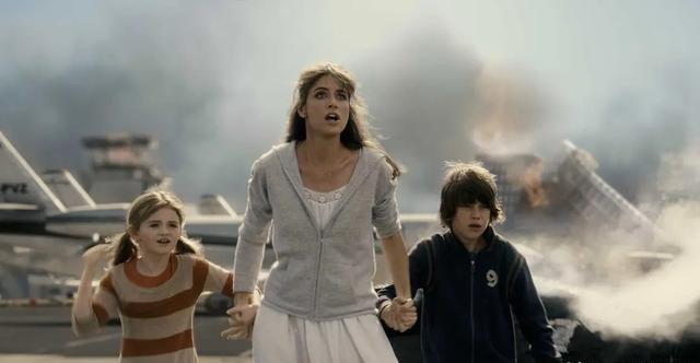 好莱坞中的华人形象是怎样?电影《2012》告诉你,正面背后的真相