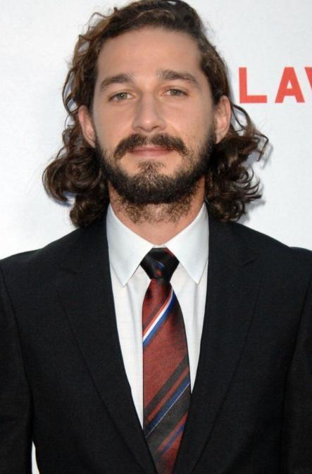 希亚·拉博夫:从演员到制片人的丝滑转变,全得益于他的童年经历