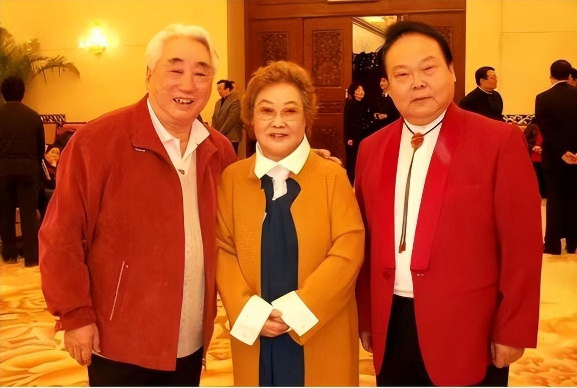 柳石明:郭兰英舞台上的绿叶,终身未育,与同事情同家人